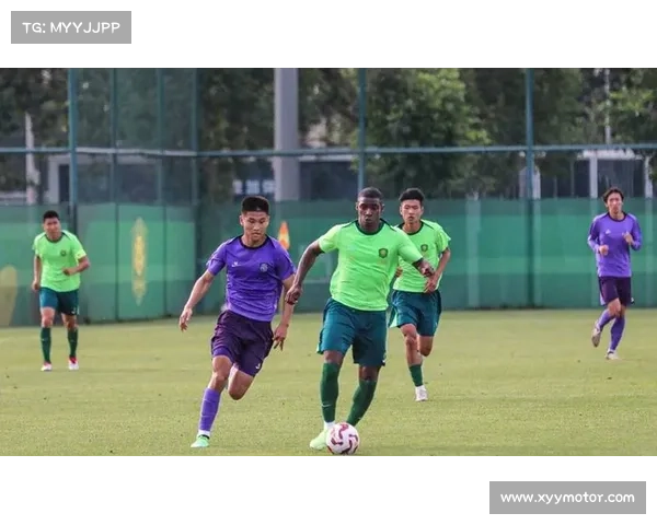 李嗣镕随津门虎飞赴广州客场 新援首秀在即引关注 李嗣镕随津门虎飞赴广州客场 新援首秀在即引关注